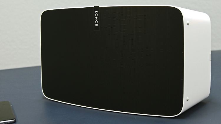Mit iPhones oder iPads kann der Klang des neuen Sonos Play 5 per Trueplay optimiert werden.