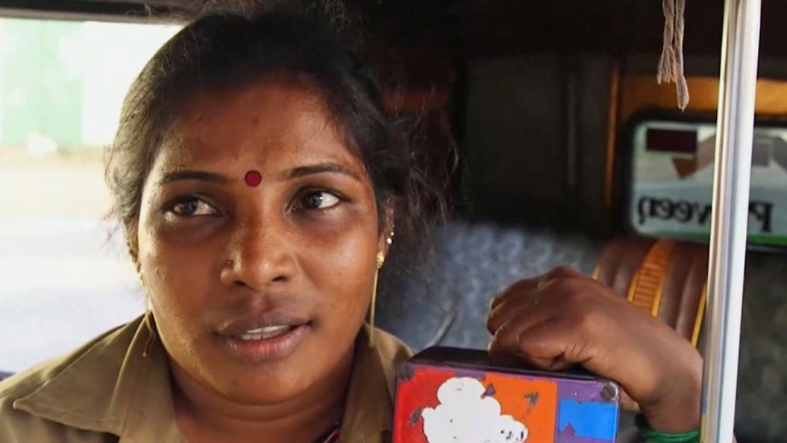 Taxifahrerin-Indien.jpg