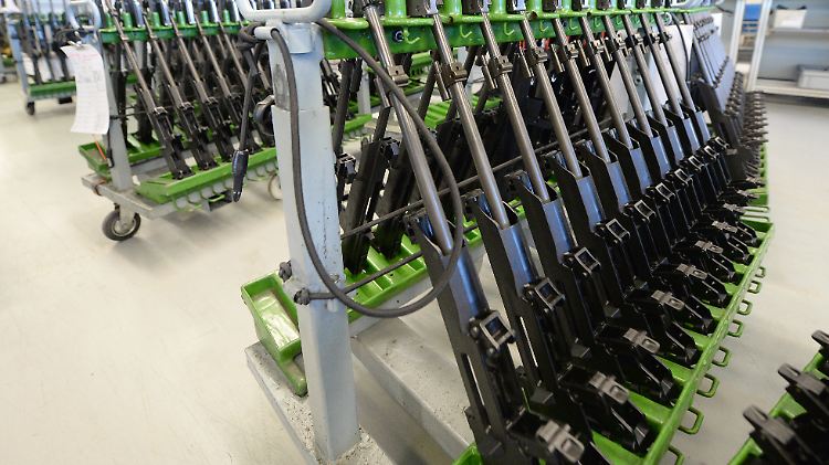 Seit 2008 liefert Heckler & Koch Schlüsselkomponenten für die Lizenzproduktion des G36 nach Saudi Arabien. 