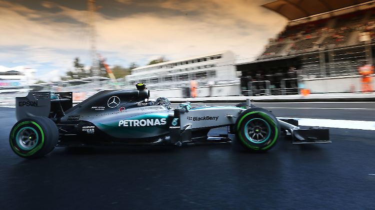Nico Rosberg stellte auf dem rutschigen Kurs von Mexiko im zweiten Freien Training die Tagesbestzeit auf.