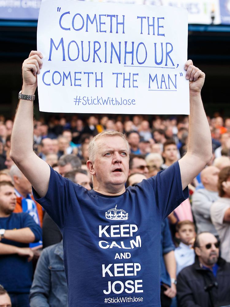 Die Fans stehen hinter Mourinho. Bei Chelsea-Besitzer Roman Abramowitsch ist das nicht so sicher.