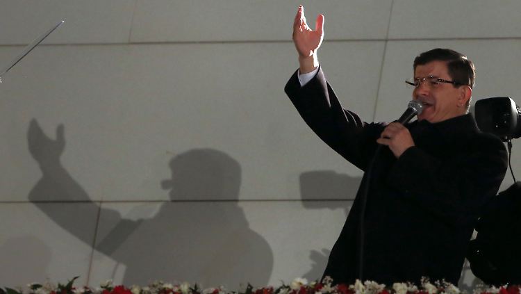 "Die alte Türkei ist tief begraben und wird nie wieder zurückkehren": Ahmet Davutoglu am Wahlabend.