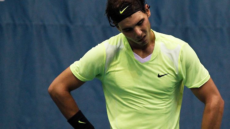 Untröstlich nach einer unnötigen Niederlage: Rafael Nadal, momentan bester Tennisspieler der Welt.