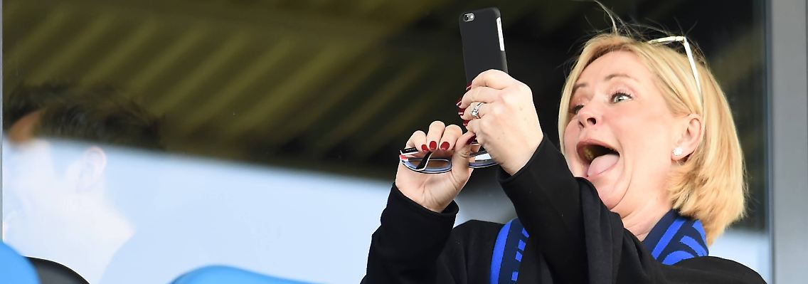Früher Spielerfrau in München, heute Trainerfrau in Paderborn: Claudia Effenberg hält zu Gatte Stefan - auch in Ostwestfalen.