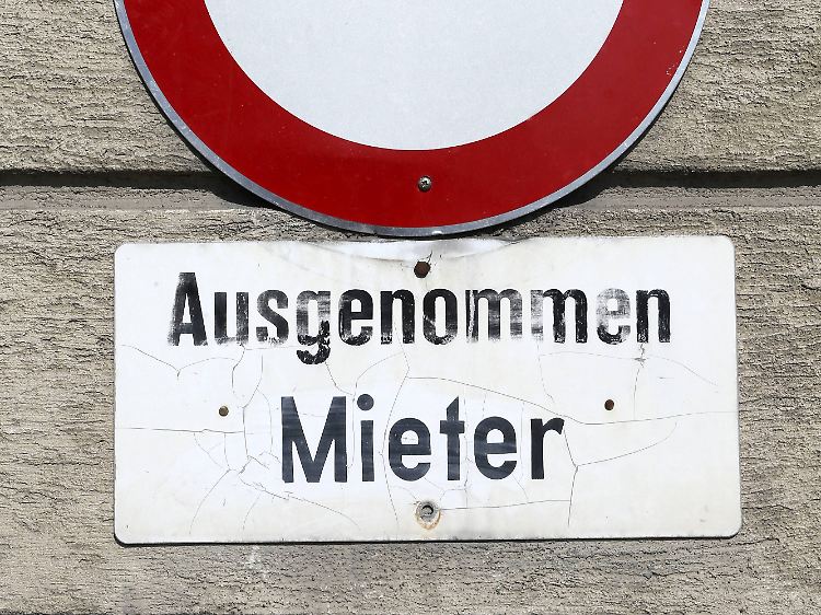 Mieter sind nicht immer verpflichtet dazu, den Vermieter in ihre Wohnung zu lassen. Nur wenn ein sachlicher Grund vorliegt, müssen sie ihm den Zutritt gewähren.