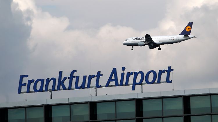 Fraport und Lufthansa sind wirtschaftlich eng verbunden: Die größte deutsche Airline ist Großkunde am größten deutschen Verkehrsflughafen.