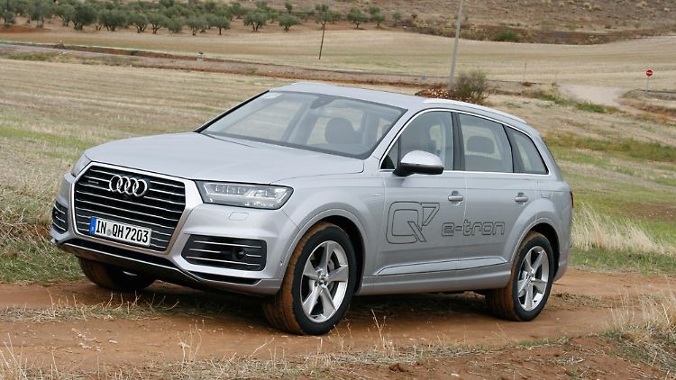 Ein Leichtgewicht ist der Q7 e-tron nicht. Die Elektro-Ausrüstung macht den Audi fast 2,5 Tonnen schwer.