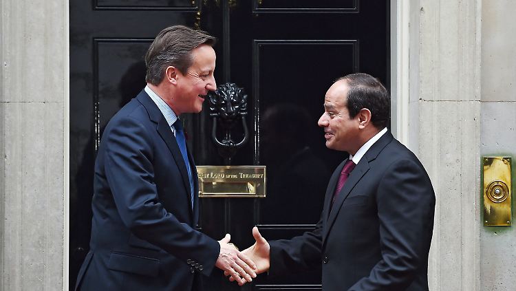 Cameron und al-Sisi vor der Downing Street 10, dem Sitze des britischen Premiers.