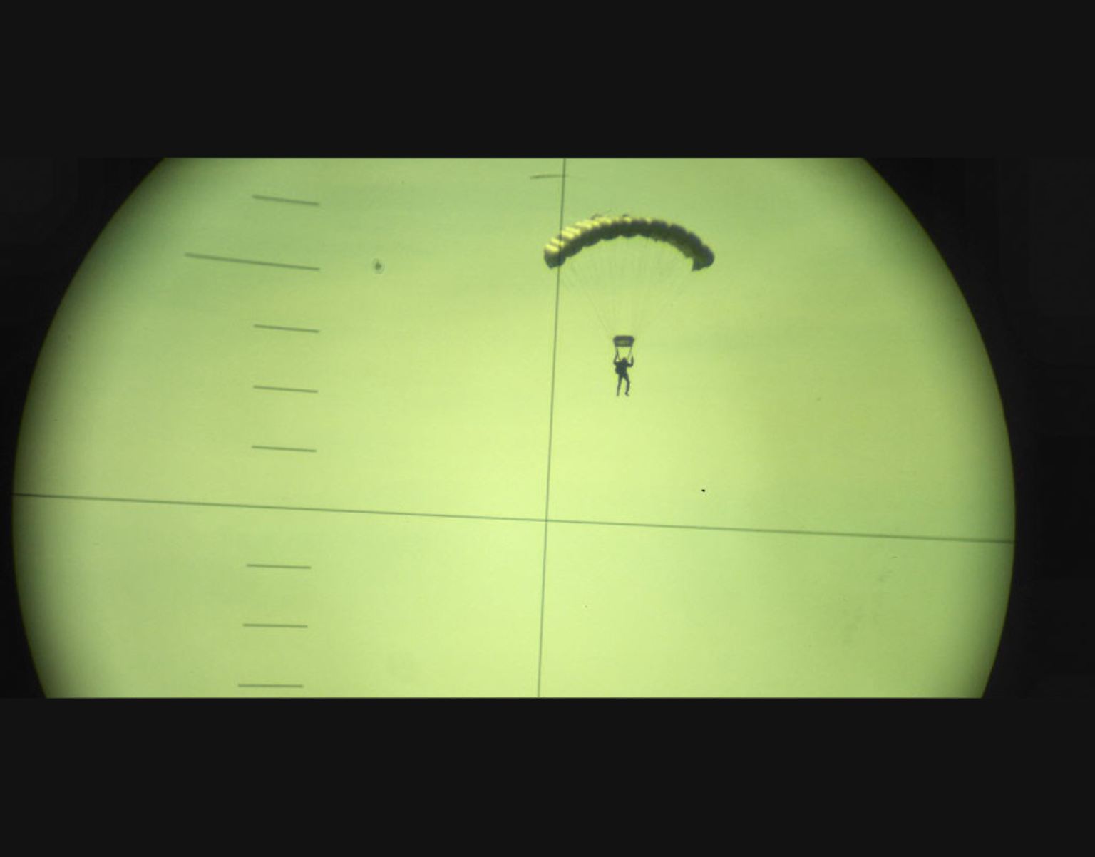 Das ist kein Computerspiel: Vor der spanischen Küste üben Nato-Spezialeinheiten den Absprung über dem offenen Meer.