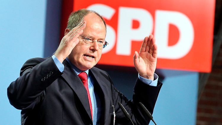 Es reiche nicht, "allein über die Interessenlagen von Rentnern und von Hartz-IV-Empfängern
zu reden", sagte Steinbrück auf dem SPD-Parteitag in Berlin.