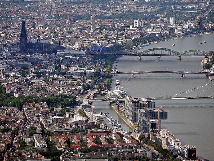 "Fremdes" ist ein Hasslied auf Köln - Anstoß war der Einsturz des Stadtarchivs.