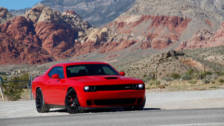 Der Dodge Challenger Hellcat geht für wenig Geld an den Start, ist aber in Deutschland nur schwer zu bekommen.