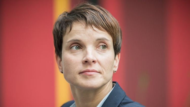 AfD-Chefin Frauke Petry: Sexuell aufgeladene Szene im Stück, kritisiert der Parteisprecher.