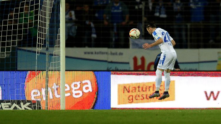 Marcel Heller erzielt das 1:1 für Darmstadt.