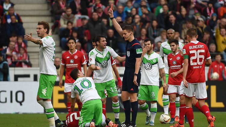 Symptomatisch für die letzte Woche der "Wölfe": Die harte Entscheidung gegen Julian Draxler.