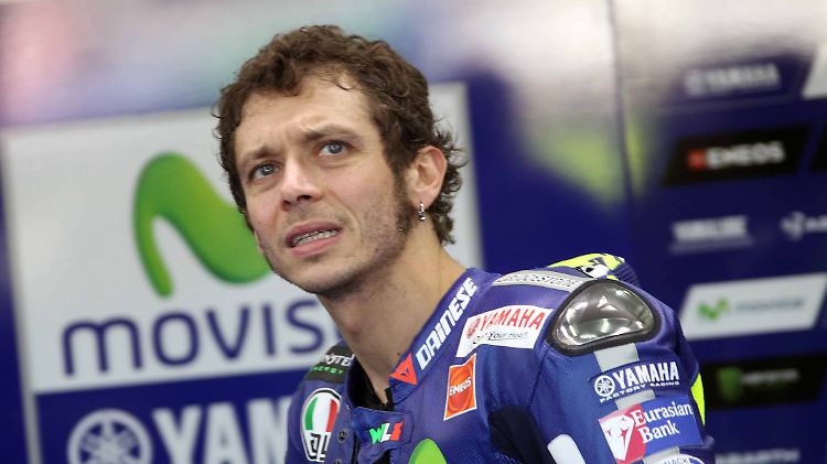 Valentino Rossi startete eine Aufholjagd vom letzten Startplatz .