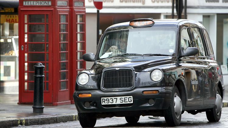 Das neue Hybridmodell der Londoner kommt 2017 auf den Markt.