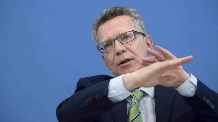 Innenminister Thomas de Maizière will im Asyl-Streit noch nicht klein beigeben.