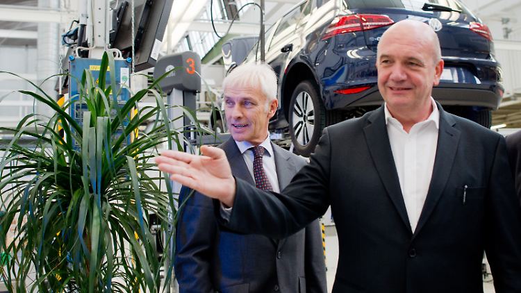 Zur Zusammenarbeit gezwungen: Matthias Müller (links) und Bernd Osterloh.