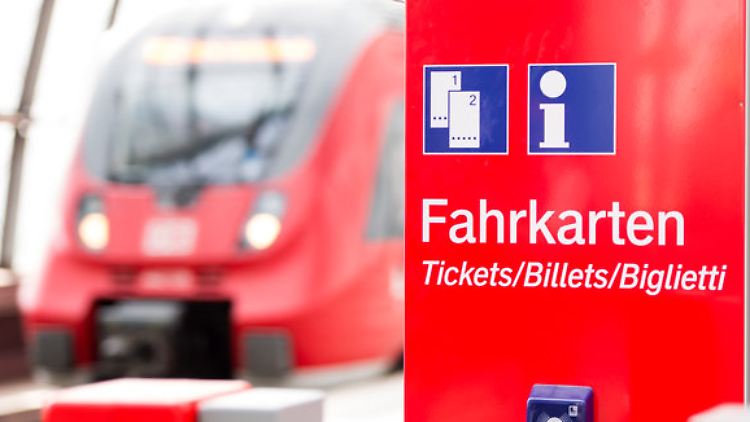 Bahn und Staatsanwaltschaft warnen: Seiten wie "bahnheld.com" bieten eine scheinbar günstige Alternative zum regulären Fahrpreis.