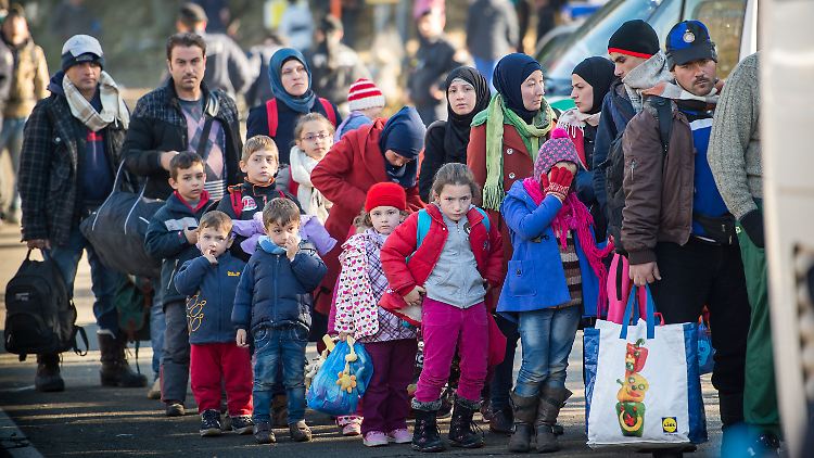 Mehr als 40 Prozent der vom Ifo-Institut befragten Industriebetriebe aus Westdeutschland halten die Flüchtlinge demnach nur als Hilfsarbeiter für potenziell gut einsetzbar.