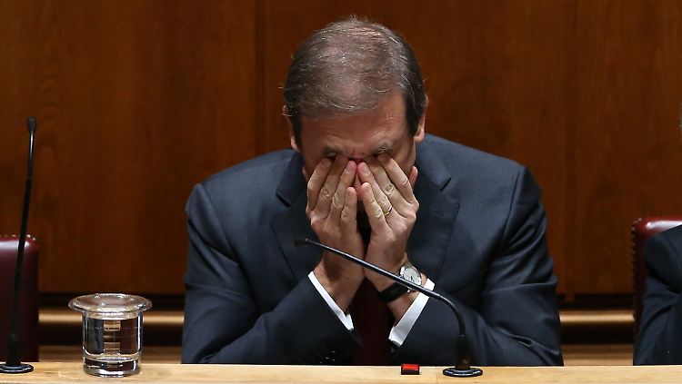 Niederlage für Pedro Passos Coelho im Parlament.