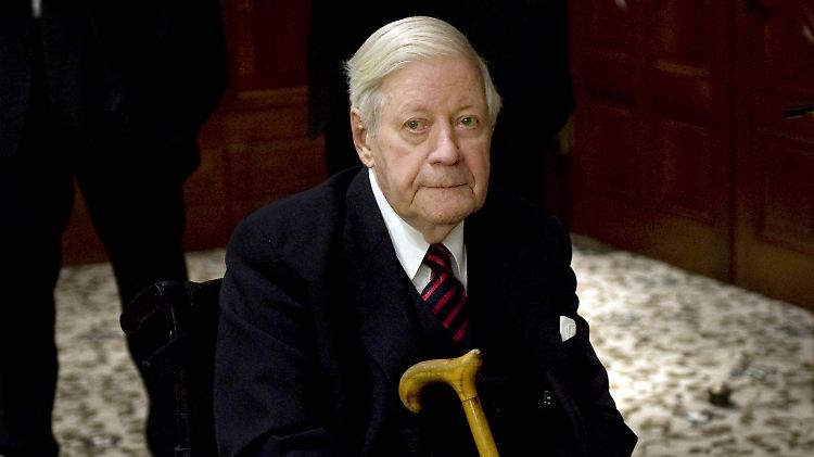 Helmut Schmidt starb wenige Wochen vor seinem 97. Geburtstag in Hamburg.