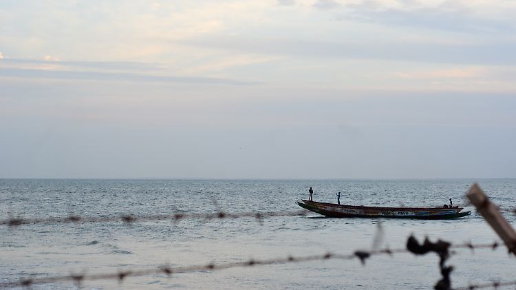 Boot am Hafen von Banjul, der gambischen Hauptstadt.