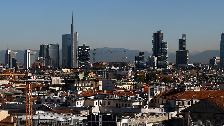 Finanzstandort Mailand: Die Zentrale der Unicredit ragt mit der charakteristischen Spitze im Stadtteil Porta Nuova auf.