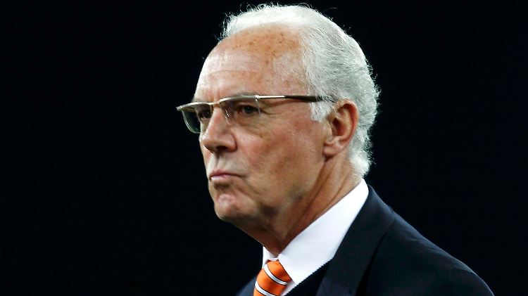 Fädelte er den Deal ein? Franz Beckenbauer.