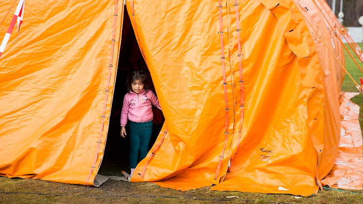 Ein Mädchen in einer Aufnahmestation für Flüchtlinge in der Grenzstadt Storskog im nördlichen Norwegen.