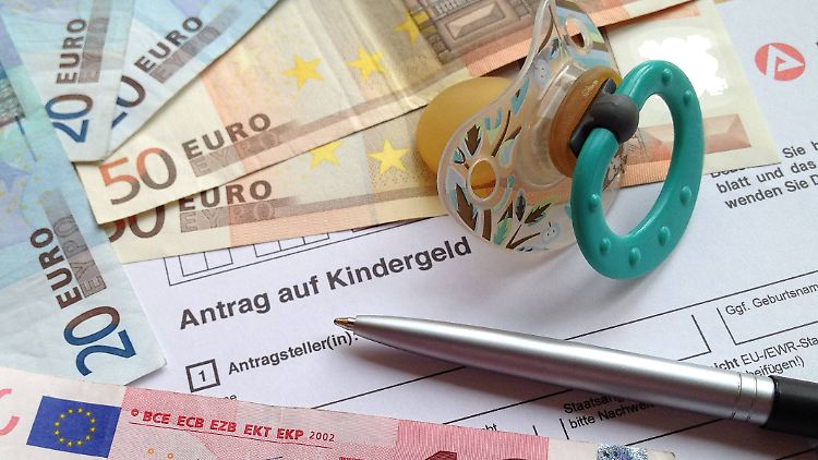 Nach dem Einkommensteuergesetz ist das Kindergeld lediglich schriftlich bei der Familienkasse zu beantragen.