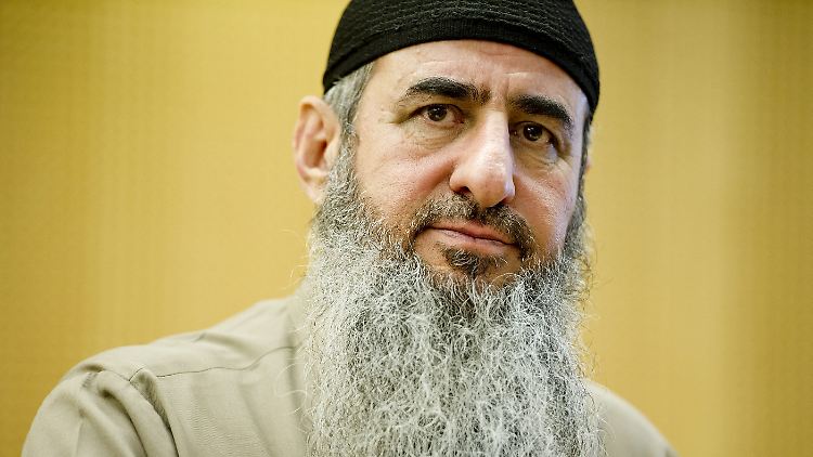 Nadschmaddin Faradsch Ahmad, bekannt als Mullah Krekar, befehligte das Terrornetz aus dem norwegischen Gefängnis heraus.