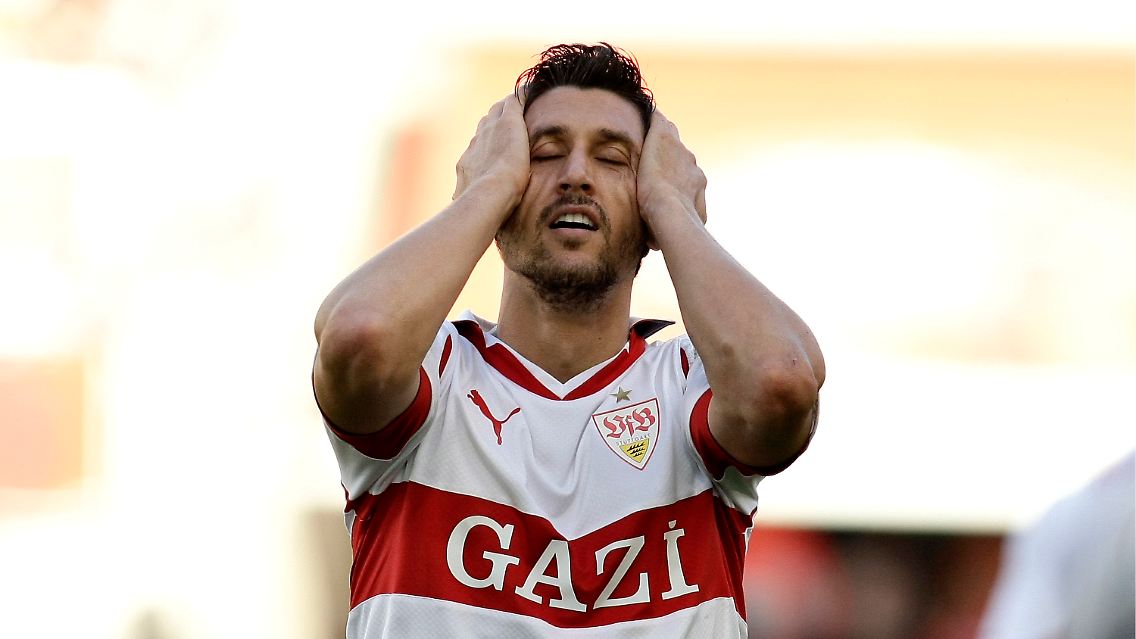 Stuttgarts Ciprian Marica trauert einer vergebenen Chance nach.