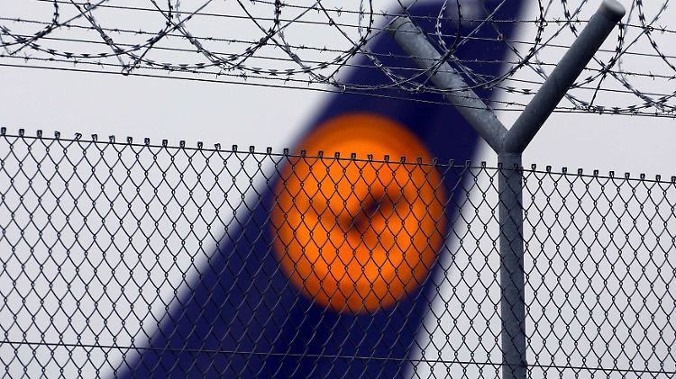 Im Handel notierte die Lufthansa-Aktie rund 6 Prozent niedriger.