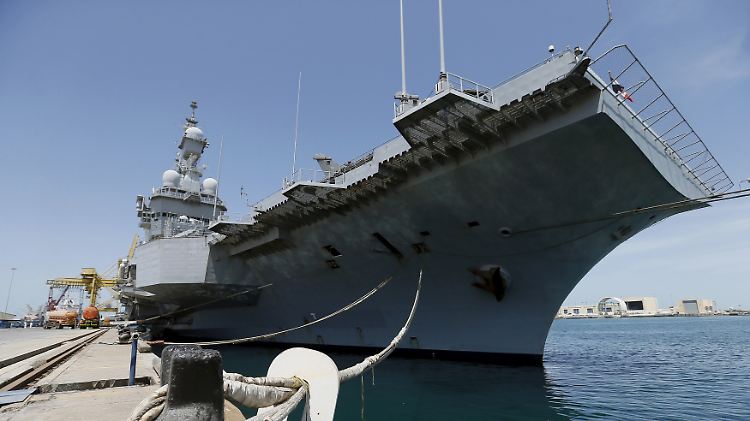 Frankreichs ganzer Stolz: Die "Charles de Gaulle" ist das größte und teuerste Schiff der französischen Marine.