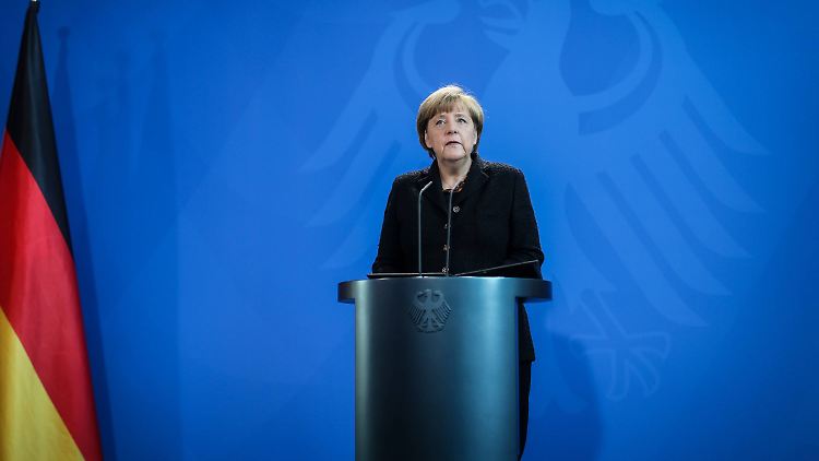 Merkel bei einer Pressekonferenz nach den Anschlägen von Paris.