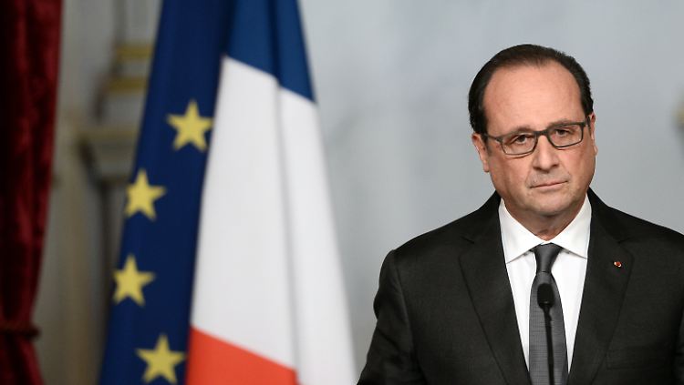 Hollande machte in seiner Rede den Islamischen Staat für die Anschläge verantwortlich.