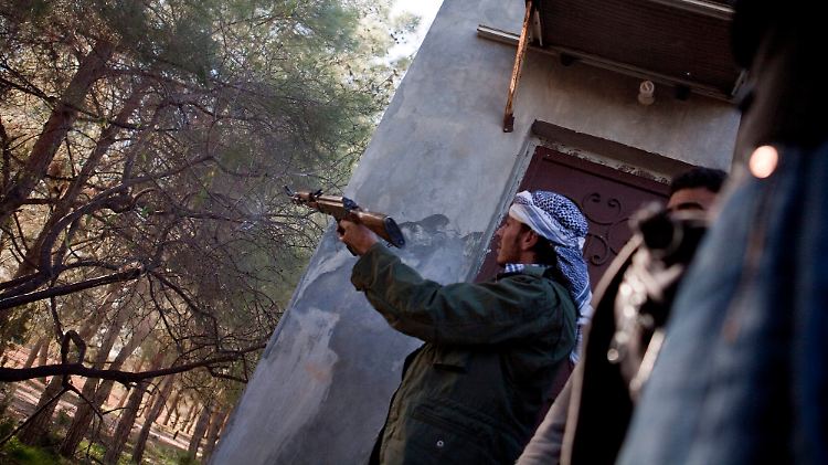 Kämpfer der Freien Syrischen Armee: Wenn es nach dem Willen des polnischen Außenministers geht, müssten auch Flüchtlinge wieder in ihrer Heimat kämpfen.
