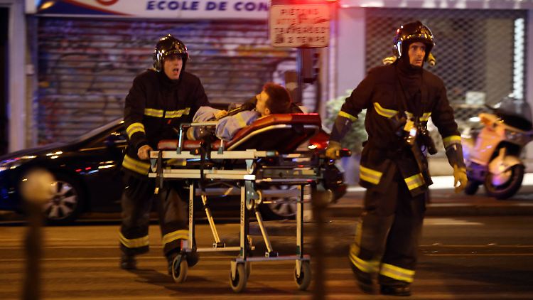 Allein beim Angriff auf den Konzertsaal Bataclan verloren mindestens 89 Menschen ihr Leben. Deutlich mehr wurden verletzt.