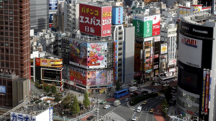 Die Unternehmensgewinnen entwickeln sich scheinbar losgelöst von der Konjunktur: Blick in den Tokioter Stadtteil Shinjuku.