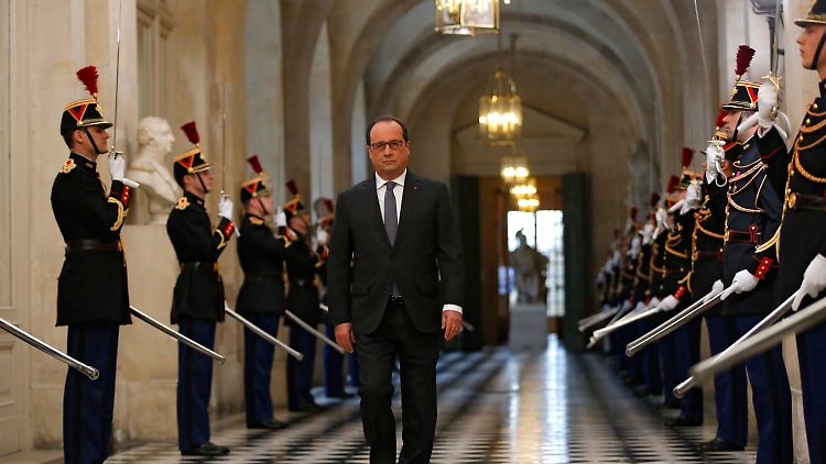 François Hollande geht entschlossen vor - und nimmt so den Rechten den Wind aus den Segeln.