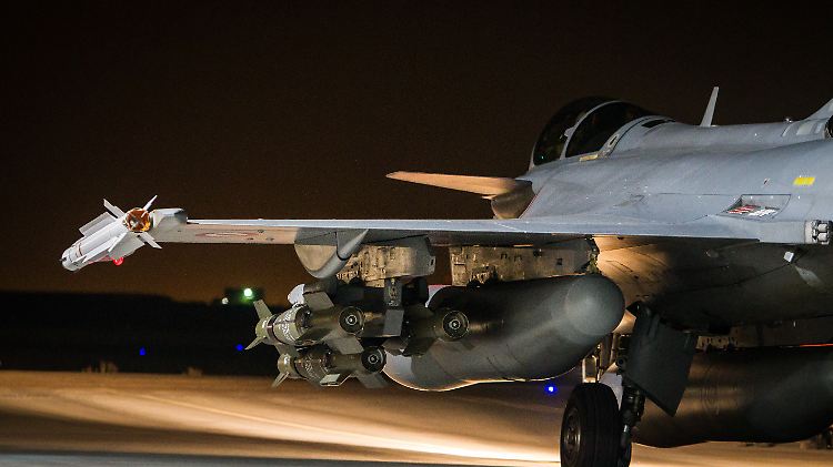 Frankreich und Russland bombardieren den IS unter anderem in Rakka, hier ein Rafale Jet der Franzosen.