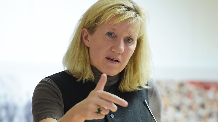 "Die Wunde des Sports blüht, und sie wird immer größer. Die Zahl der Dopingopfer steigt in erschreckender Weise", warnt die DOH-Vorsitzende Ines Geipel.