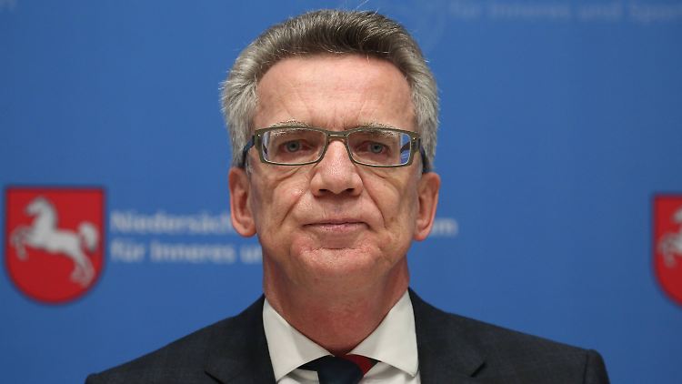 De Maizière: "Es gibt auch mal eine Situation, da kommt es auf die Chefs an."