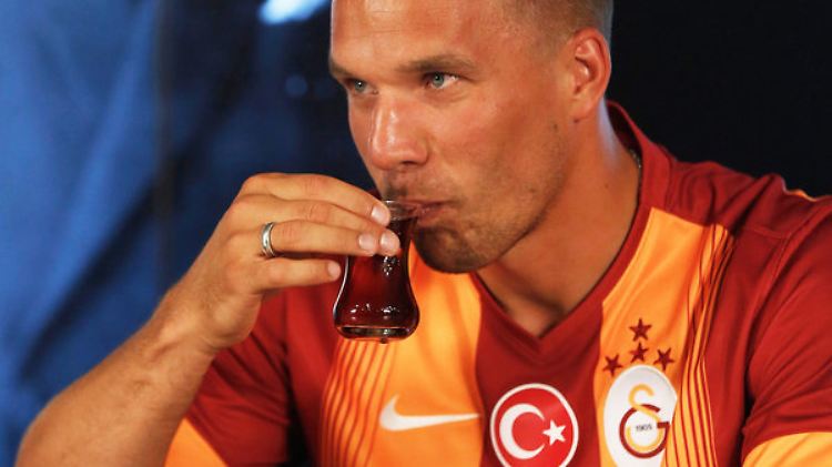 Wer wird Podolskis neuer Trainer? Abwarten und Tee trinken.