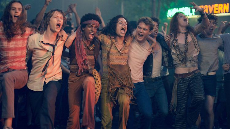 Aufstand in der Christopher Street - so sieht das bei Roland Emmerich aus.