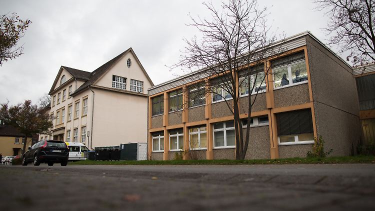 In dieser Flüchtlingsunterkunft im Sauerland soll ein 39-jähriger Algerier seinen Mitbewohnern von den anstehenden Attentaten in Paris erzählt haben.