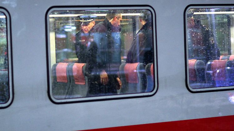 Sprengstoffexperten hatten das Paket als eine Bombenattrappe eingestuft.