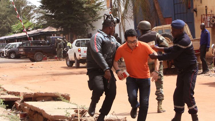 Bei dem Attentat auf ein Luxushotel in Mali starben 21 Menschen. 